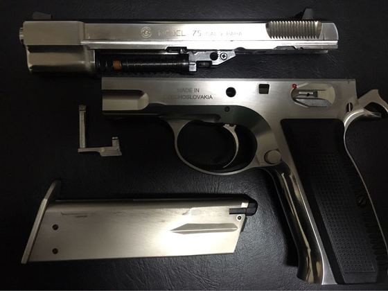 ステンレスのCz75 : フルメタル番長