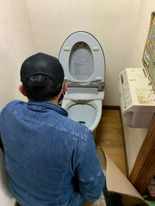 Inaxサティス シャワートイレの水漏れ修理 四日市 屋根 外壁工事の伊藤鈑金 で働く営業 広報マンのブログ