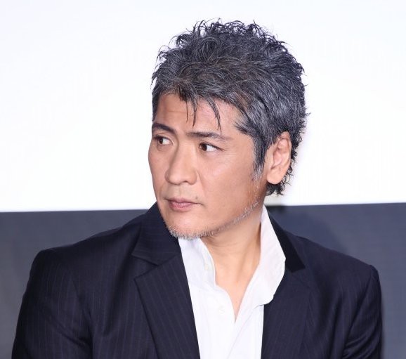 伊達男 吉川晃司 岡田将生で注目 白髪がもたらす ロマンスグレー 効果 エンタメニュースフラッシュ