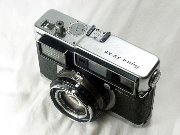 和風ヴィテッサのフジカ35EE（Fujica35-EE） : クラシックカメラの