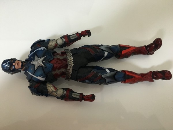 レビュー]MARVEL UNIVERSE VARIANT PLAY ARTS改 キャプテン