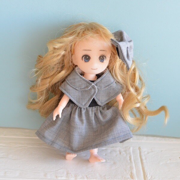 ピンクのワンピース/セリアドールさんの10cmボディを購入しま