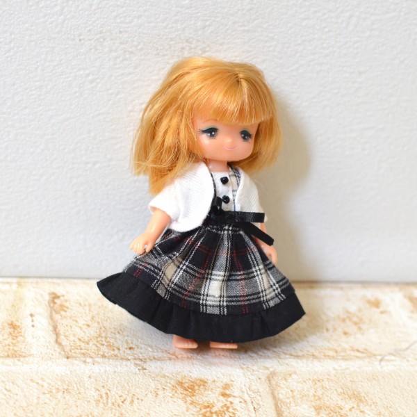 ミキちゃんマキちゃん オビツ11さんサイズのワンピース Pta活動は大変ですねえ リカちゃん服ハンドメイド りんごぽんのおうち 札幌市