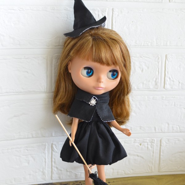 ストライプの魔法使いちゃん！/「足裏いてーよ」と読書をしています