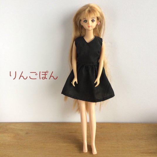 ２２cm、２７〜３０cmドールサイズのお洋服たち。ご縁に感謝します