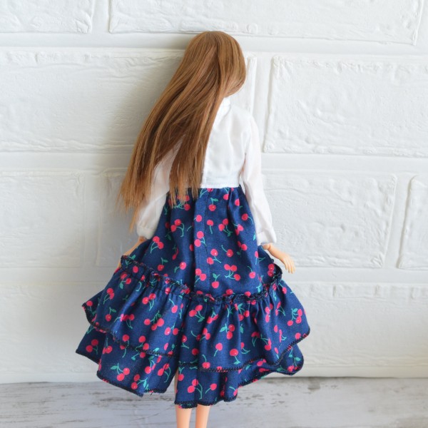 27cmドールサイズのワンピース 魔女の宅急便 の２巻を読み聞かせしました リカちゃん服ハンドメイド りんごぽんのおうち 札幌市