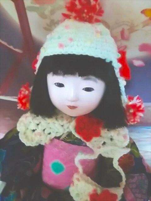 市松人形さんが、ニットの帽子をかぶってくださいました💕 : リカ