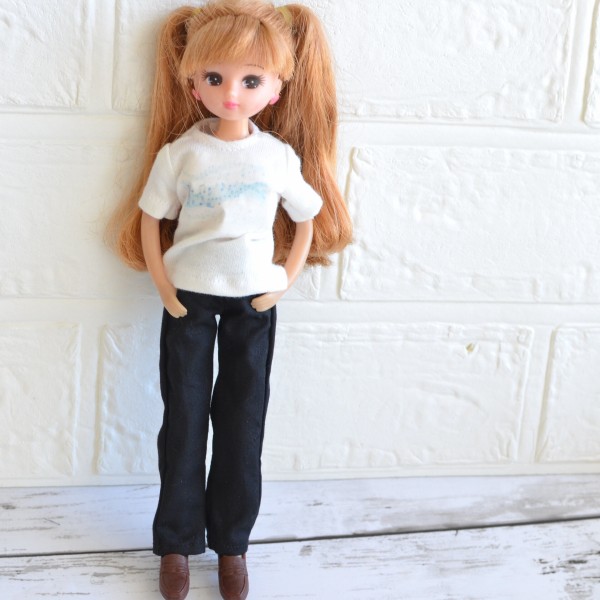 22cmドールサイズの黒パンツを作りました/ミシンの調子がおかしいかも