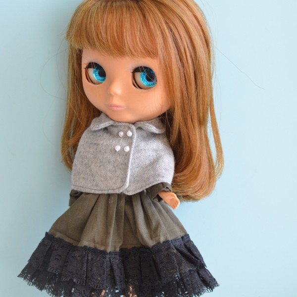 グレーのケープも作りました！ : リカちゃん服ハンドメイド りんごぽん