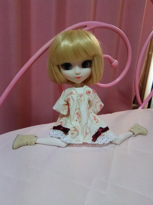 プーリップのアイリンちゃん ブライスちゃん仕様のワンピースも似合います リカちゃん服ハンドメイド りんごぽんのおうち 札幌市 プーリップのアイリンちゃん ブライスちゃん仕様のワンピースも似合います リカちゃん服ハンドメイド りんごぽんのおうち 札幌市