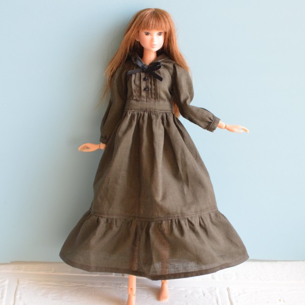 ドール服…~ジェニーちゃんサイズのワンピース ドール服…No.541~ジェニーちゃんサイズのワンピース - メルカリ