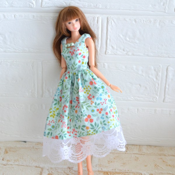 肩にダーツを入れたワンピース スタンフォード式デザイン思考 を読みました リカちゃん服ハンドメイド りんごぽんのおうち 札幌市