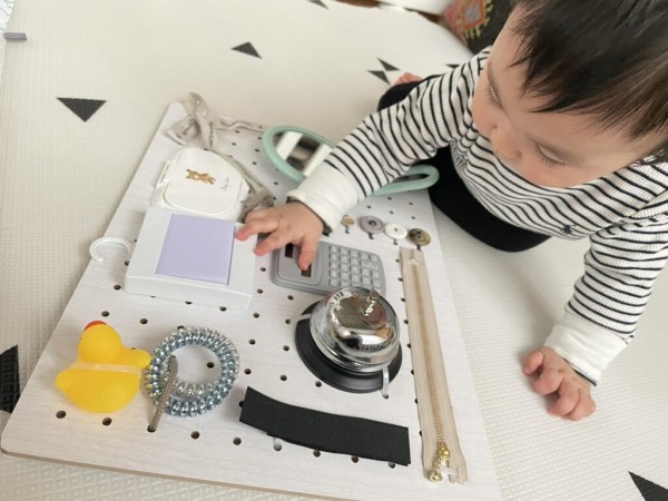 高い物より百均で十分だった ビジーボードを自作 Rinのシンプルライフ Powered By ライブドアブログ