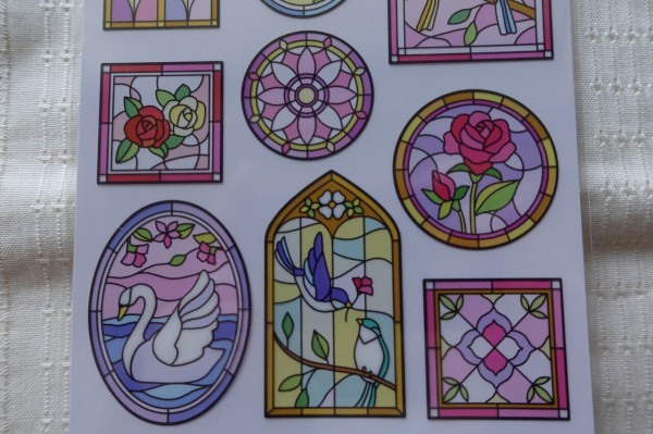 セリアで買える ステンドグラスシール 色合いの綺麗なオシャレシールがいっぱい Rithu Blog