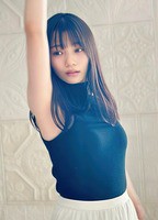 岡本姫奈のグラビア : キリトリ坂