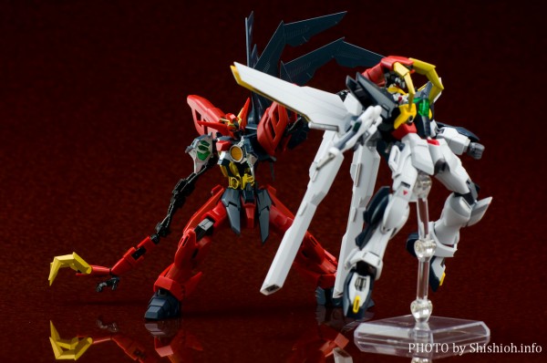 画像あり ガンダムシリーズって何気に腕が伸びるギミック持ちの機体が多いよな ガンダム宇宙世紀アムロとシャア