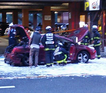 吹田市岸部北の交差点で 車両火災事故 大阪府警天満警察署キザシ覆面 １人の広域機動捜査官