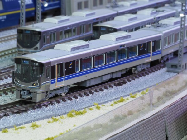 TOMIX 225系100番台・700番台 入線しました : 7畳部屋の鉄道模型