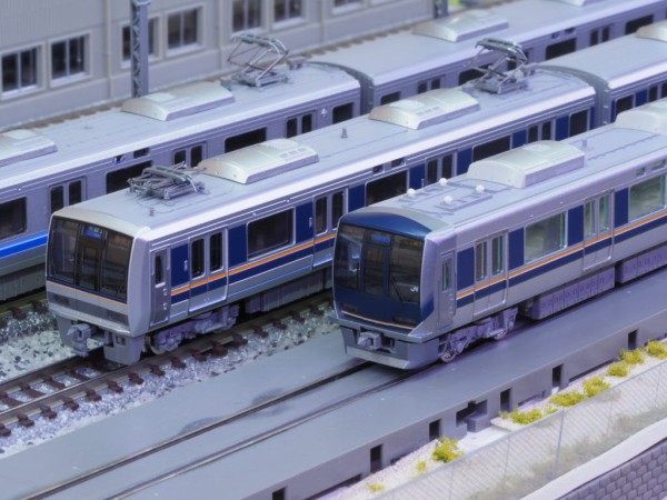 TOMIX 207系1000番台 入線しました : 7畳部屋の鉄道模型
