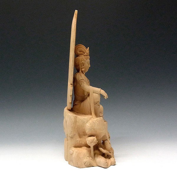水柘植/水黄楊(ミズツゲ) 心経観音(般若心経光背) 高さ33cm (ガラス