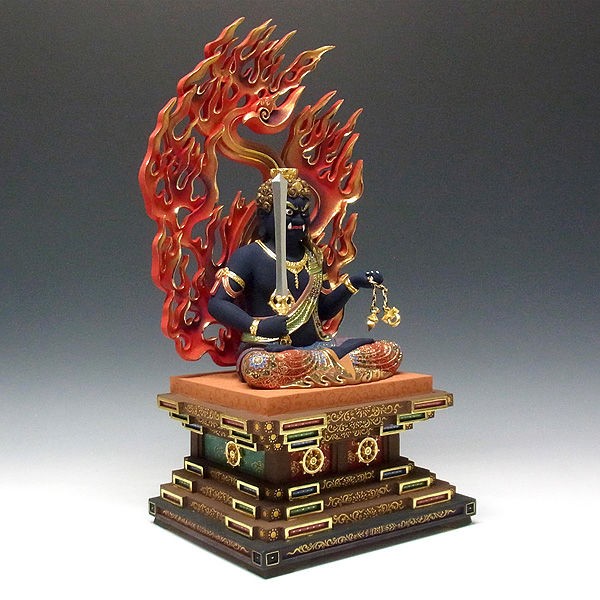高32cm 仏教工芸品　楠材製　極上彫　井波木彫仏像　不動明王座像 Amazon.co.jp: 井波彫刻 仏教工芸品 総楠製 極上彫 木彫仏像