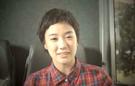 Youtube芸能 髪バッサリ 蒼井優が少年風でカワイイ 自由気ままに