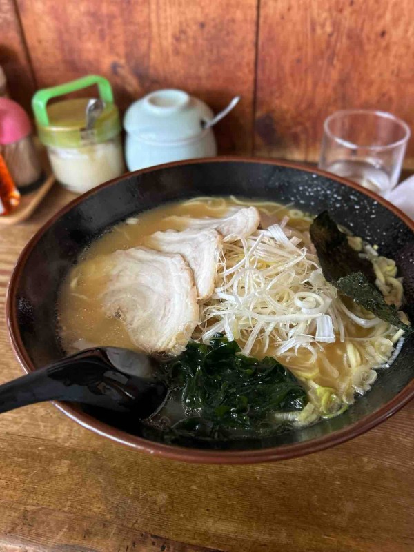 激安3箱買い激レアさがんもんの干しラーメン とんこつ市場にはあまり