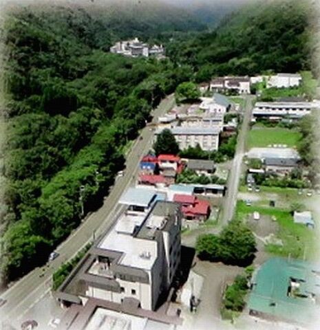 鳳鳴四十八滝 （青葉区） : くぐる鳥居は鬼ばかり