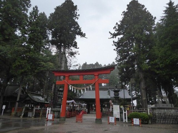 櫛引八幡宮 青森県 くぐる鳥居は鬼ばかり