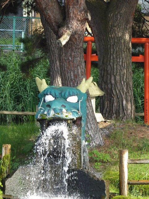 在家堤 田面木堤 くぐる鳥居は鬼ばかり