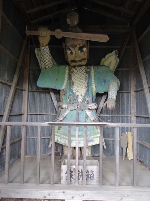 秋田人形道祖神 : くぐる鳥居は鬼ばかり