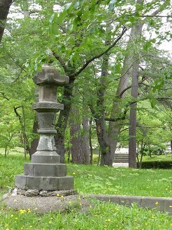 招魂堂 （五所川原市金木町） : くぐる鳥居は鬼ばかり
