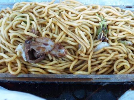忘れじの焼きそばマルミ くぐる鳥居は鬼ばかり