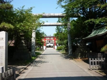 善知鳥神社 青森市安方 くぐる鳥居は鬼ばかり