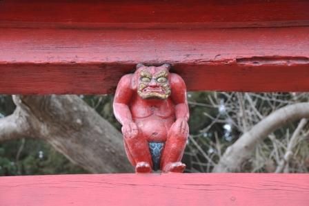 月夜見神社（弘前市中崎）：鬼コ : くぐる鳥居は鬼ばかり