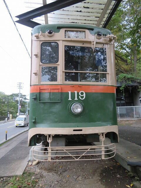 旧仙台市電モ100形電車119号 : くぐる鳥居は鬼ばかり