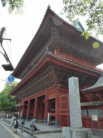 増上寺 （東京都港区） : くぐる鳥居は鬼ばかり