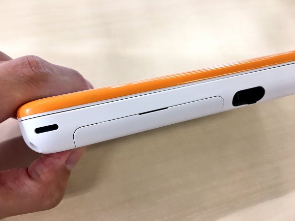 飛び出すカード人 Vジャンプ New2ds Llはカードスロットにカバーが付いて持ち運び中に飛び出さなくなったのが良い 速報 保管庫 Alt