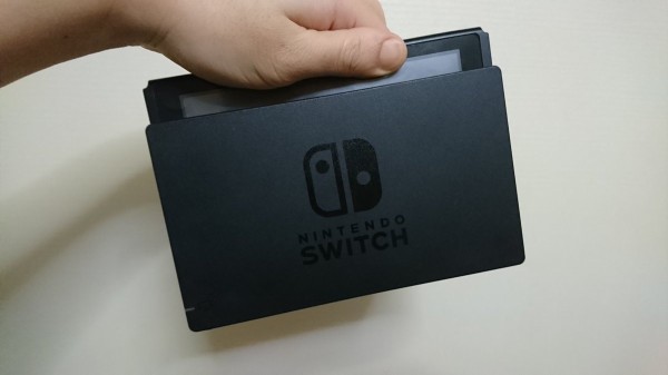 熱膨張て Nintendo Switchが自分の熱で反りッチ曲がりッチ 遂にドックから抜けなくなる人が現れる 速報 保管庫 Alt