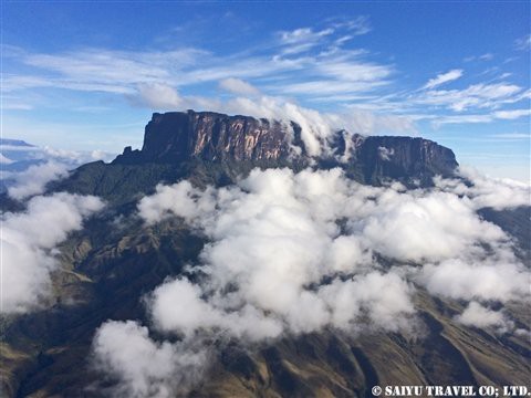 絶景フライトでギアナ高地 ロライマ山頂へ Aventura アベントゥーラ 西遊旅行 中南米チームのスタッフブログ