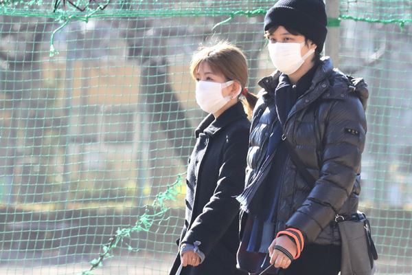 山口 百恵さんが笑顔に 祐太朗夫妻の新年挨拶で 画像 坂道46 Akb48 えッ な情報まとめ