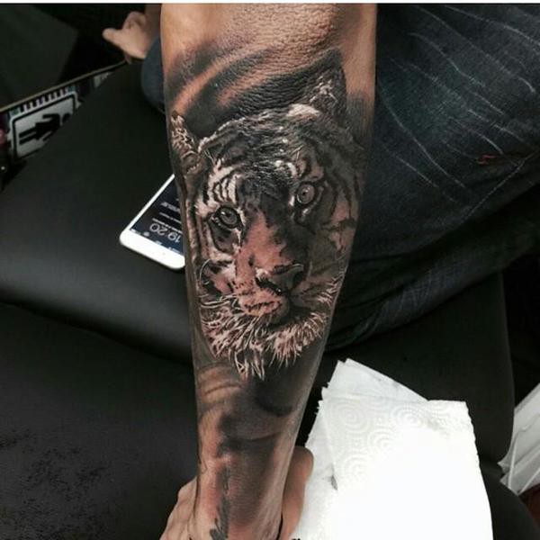 画像 ネイマールの新しい 虎 のタトゥーがかっこいい サカにゅブログ