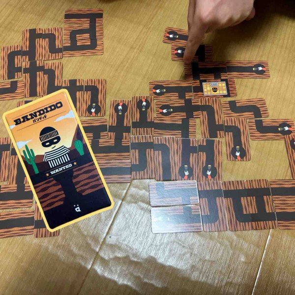 「激安」BANDITS! バンディッツ　ボードゲーム　カードゲーム バンディド 無法者を逃がすな！ 協力系カードゲーム | おじさん