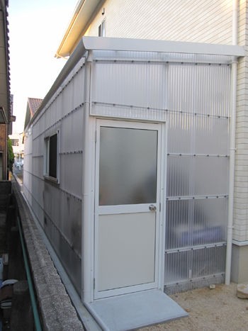 さし掛け 波板倉庫 の完成 エクステリアプランナーのブログ 写真集 Sakoyamaexterior