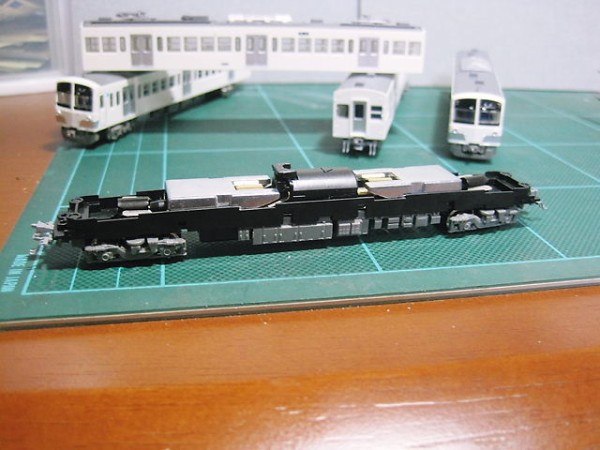 見慣れぬカラーリングですが…ﾄﾐｰﾃｯｸ 西武新101系249編成白 男前