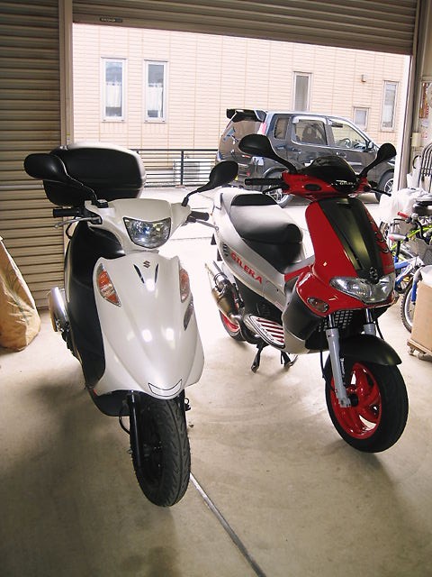 意外とサイズ変わらず？ ｽｽﾞｷ ｱﾄﾞﾚｽV125Gとｼﾞﾚﾗ ﾗﾝﾅｰFXR180 見比べよう