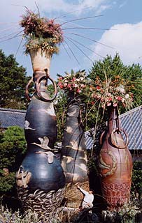 巨大花瓶とお花