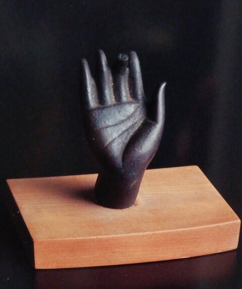 ○ 本：『香薬師像の右手 失われたみほとけの行方』（貴田正子著