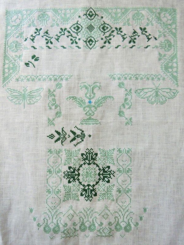 淡いグリーンは刺し終わり ๑ ᴗ ๑ Southern Land Owlforest Embroidery Stitchin Time さんぽのクロスステッチnote