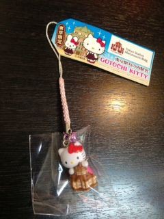 ご当地キティ 東京駅 丸の内駅舎根付け : さんりお屋 羽田第一駅店